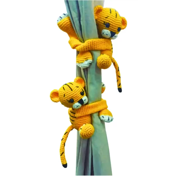 Nana Amigurumi - Leão Abraça cortina